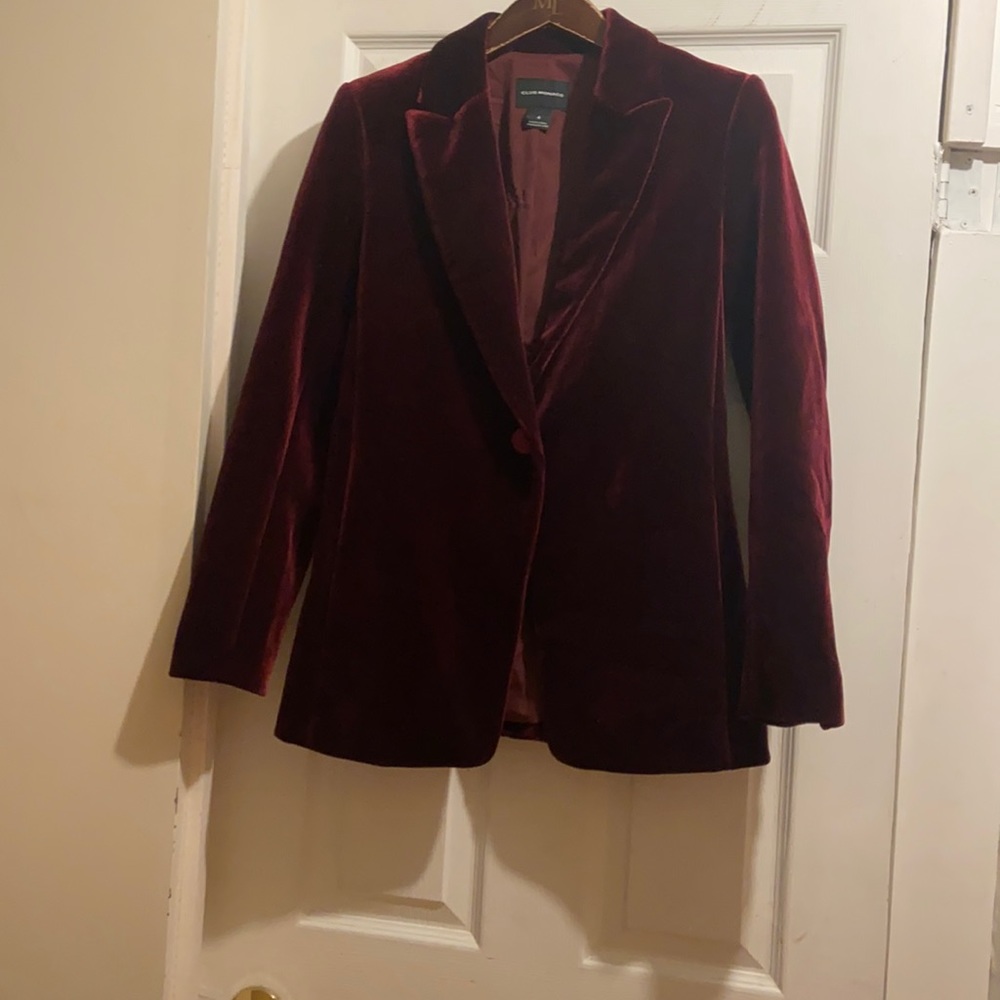 Elegant Burgundy Velvet Women's Blazer